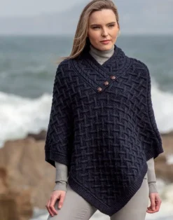 Poncho aran button