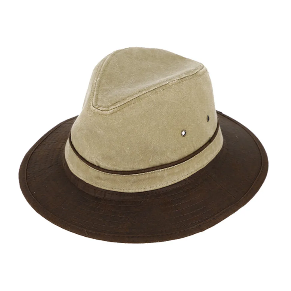 Traveller hat